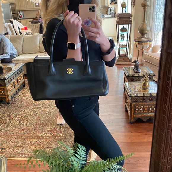 Chanel Executive Small Caviar Black Leather Tote - Picture 5 of 5